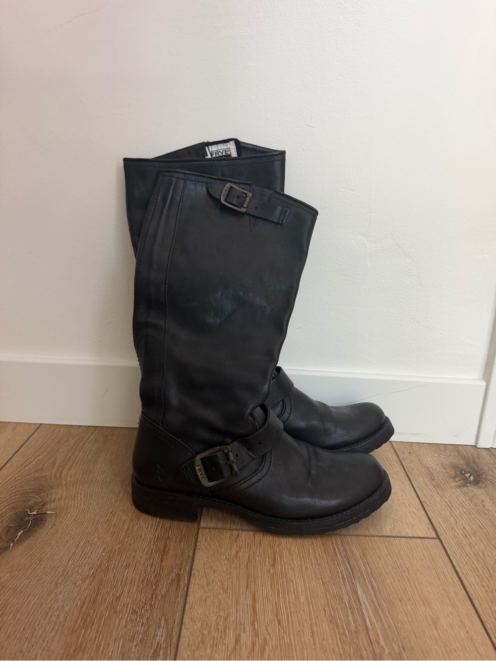 Frye Black Leather boots 7w